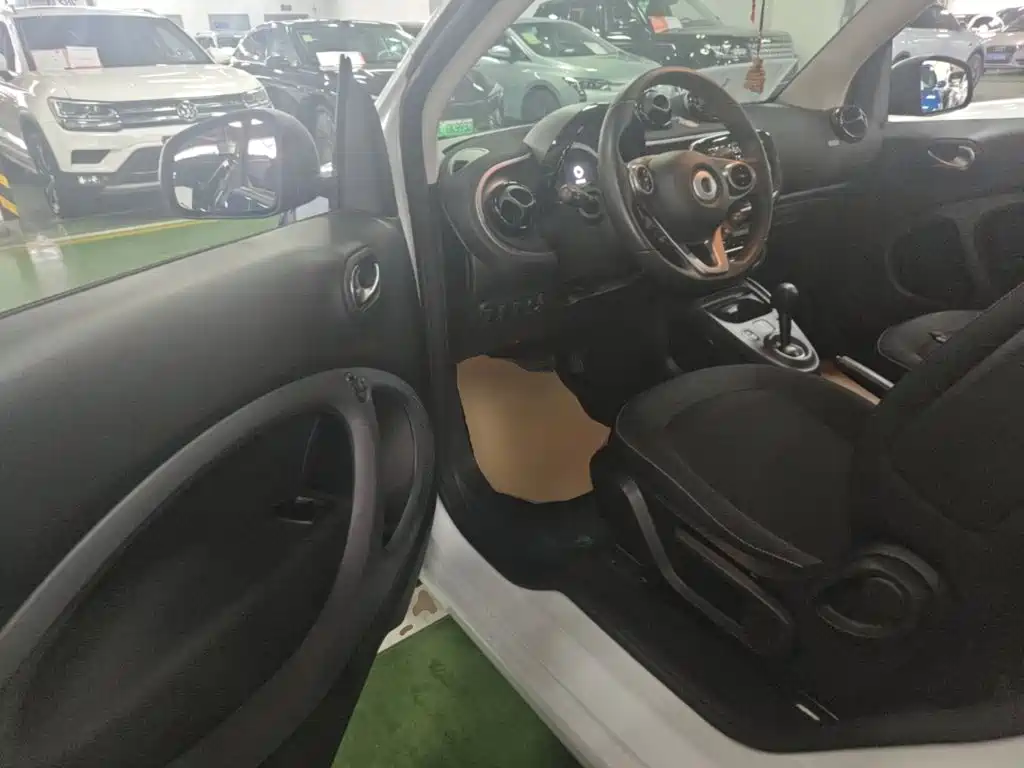 smart fortwo 2019 2019 0.9T 66kW Hardtop Wind Edition China VI