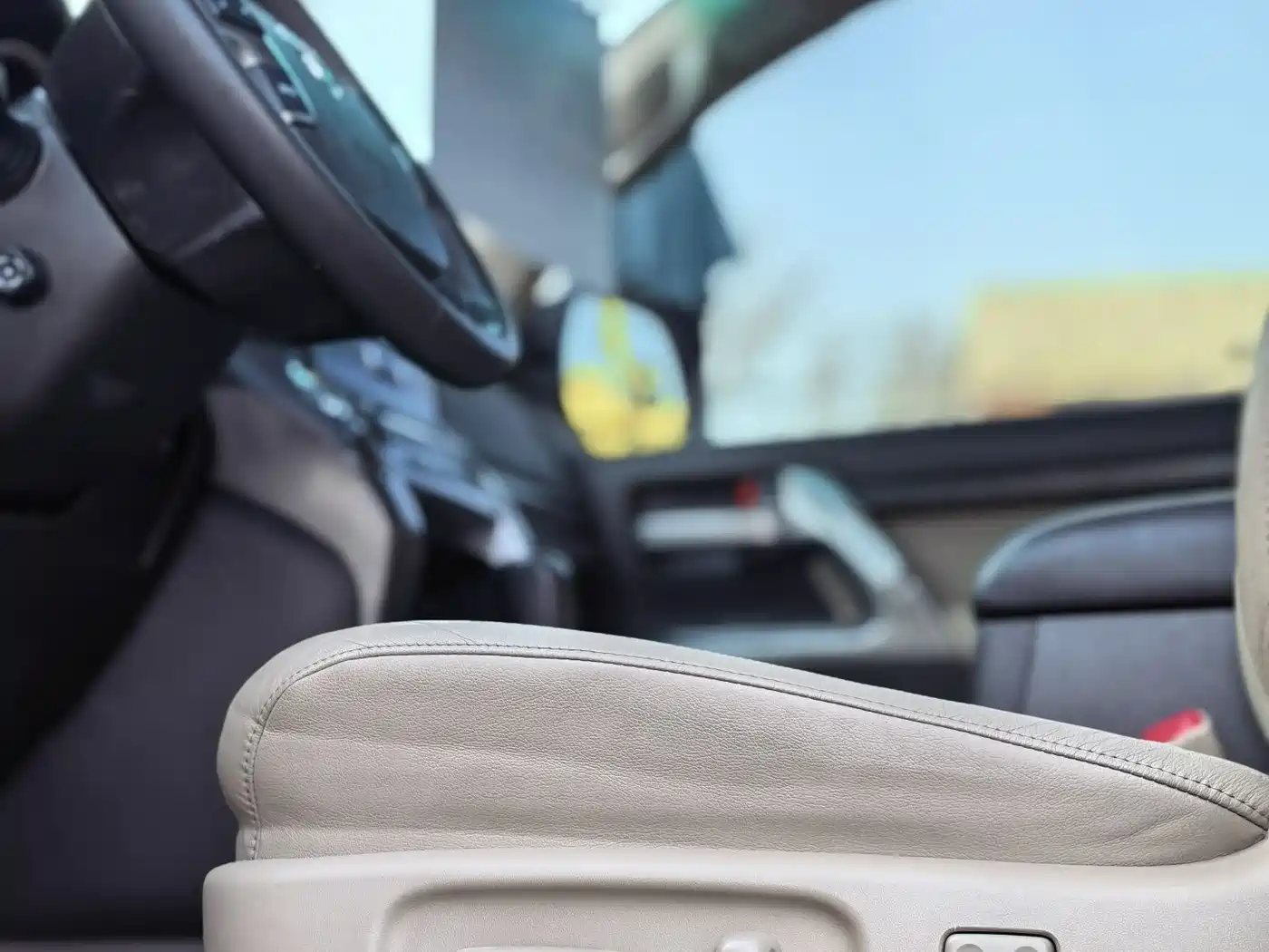 Toyota Land Cruiser 2010 Model 4.7L Automatic VX фото 7