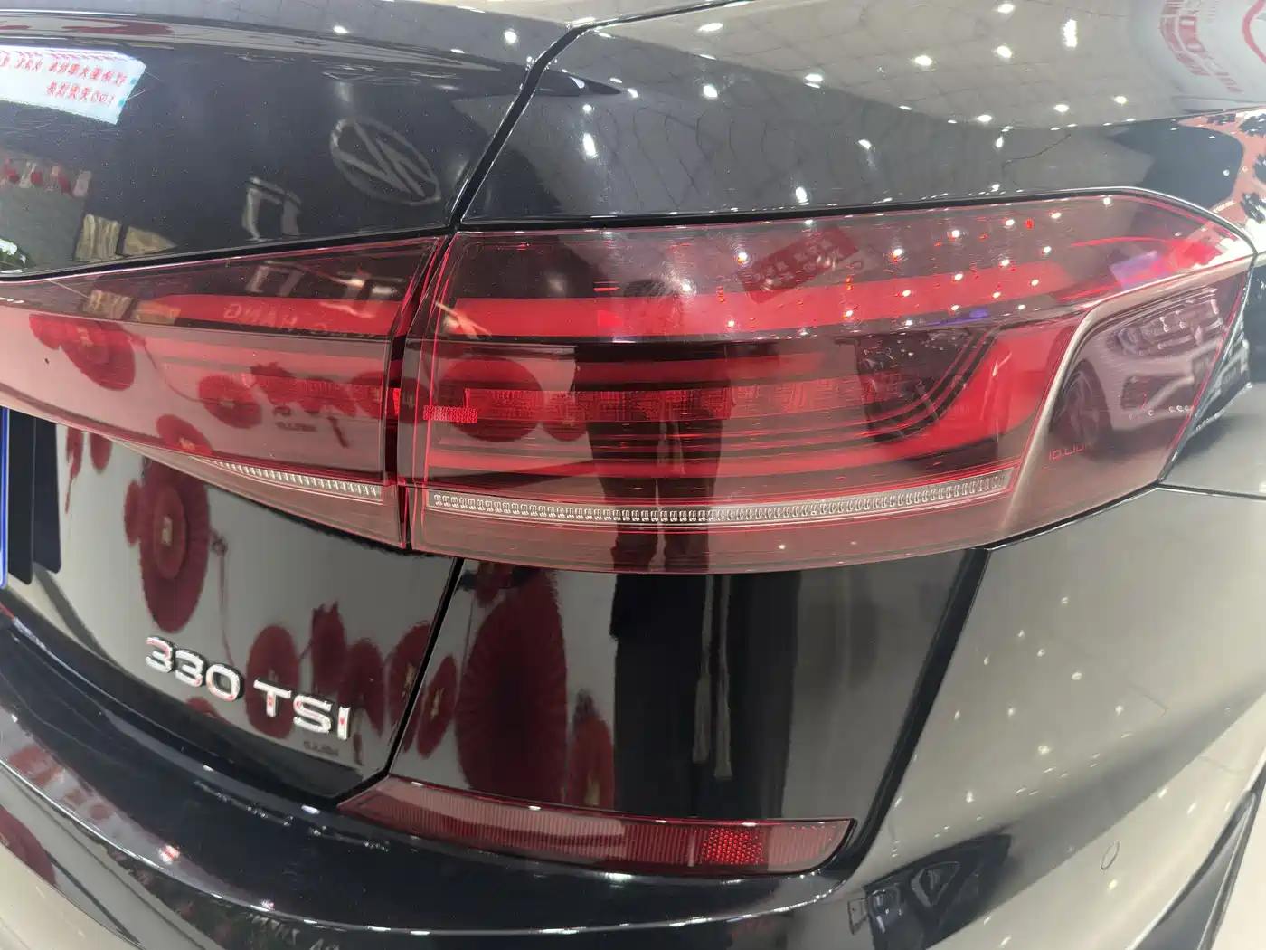 Volkswagen Passat 2022 330TSI Starlight Luxury Edition фото 12