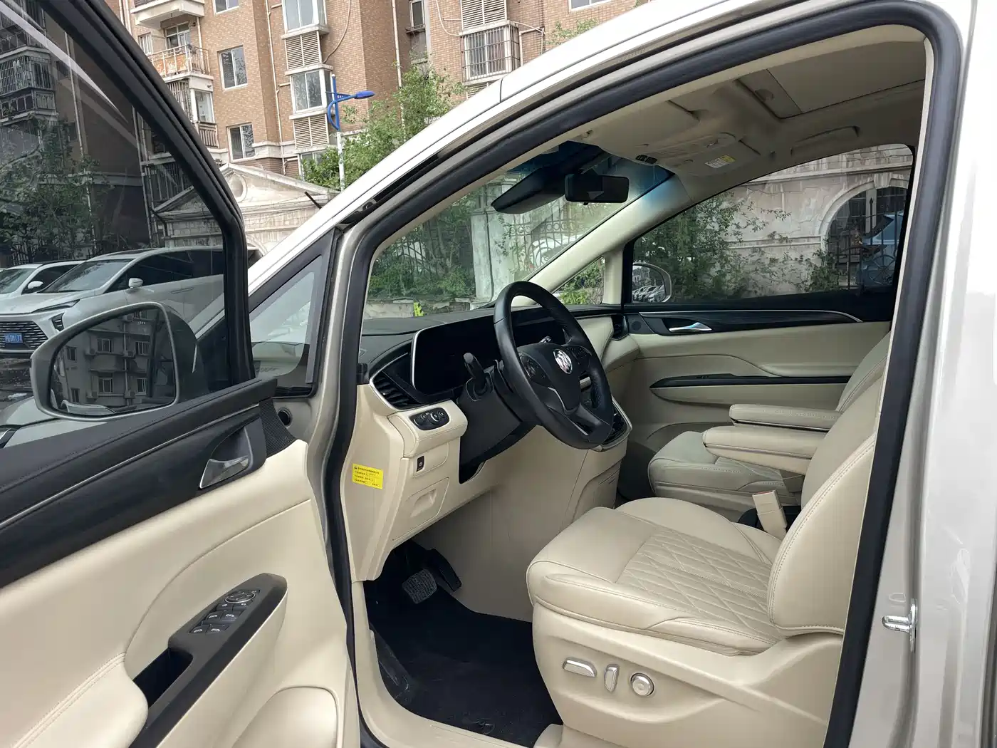 Buick GL8 2020 Model ES Landglory 653T Luxury фото 16