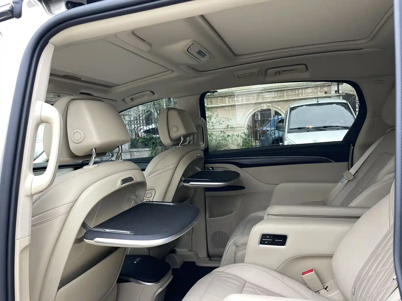 Buick GL8 2020 Model ES Landglory 653T Luxury фото 23