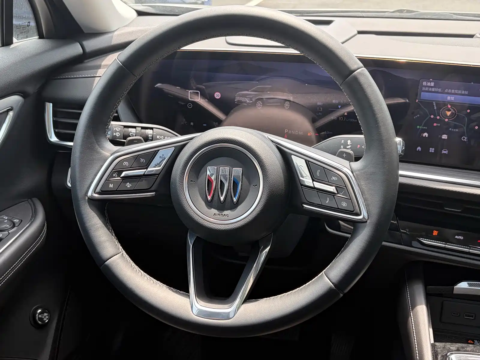 Photo 19 - Buick Envision S
