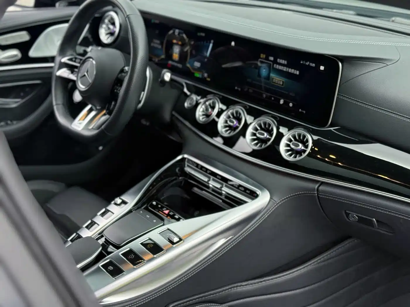 MERCEDES-BENZ AMG GT