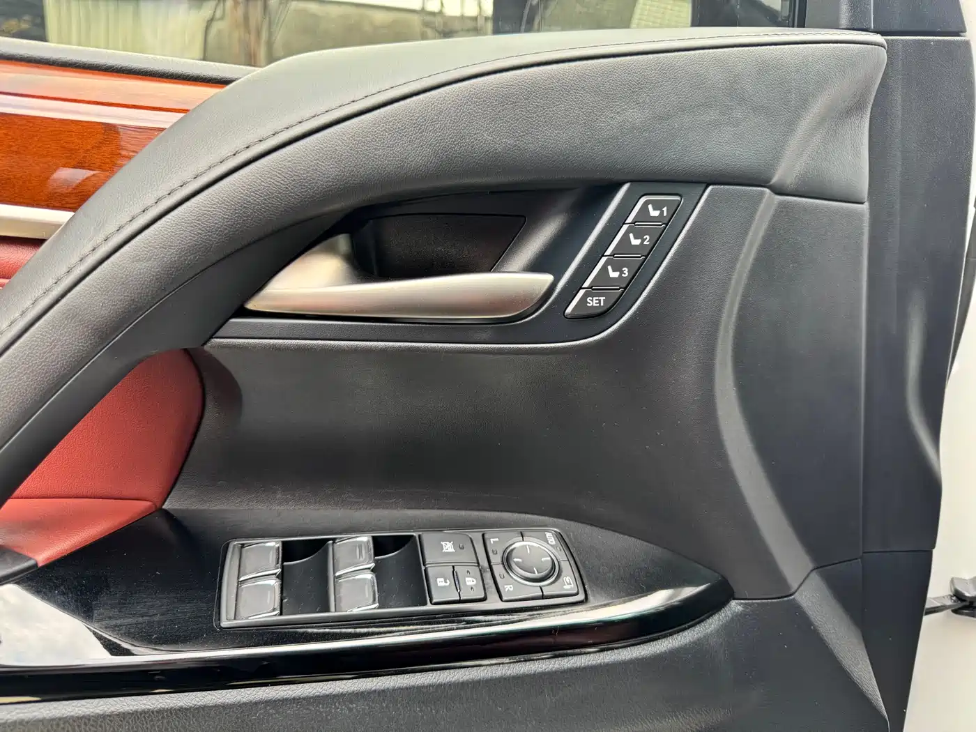 Lexus LX 2019 570 Prestige Luxury Edition фото 9