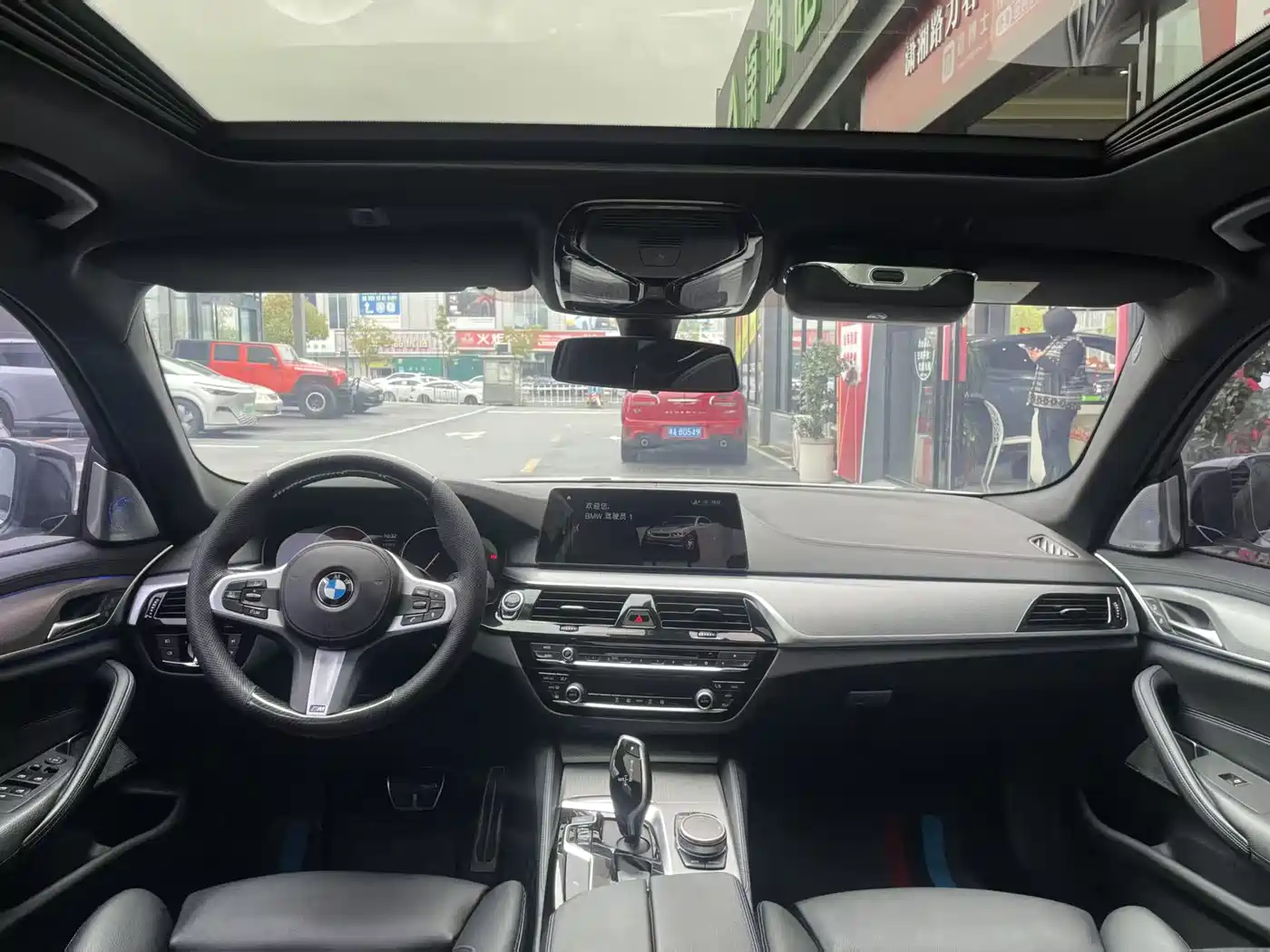 BMW 5 Series (Import) 2019 525i M Sport Package фото 8