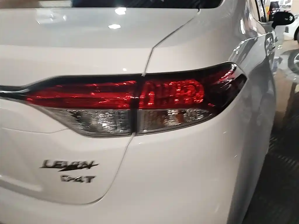 Toyota Levin 2023 185T CVT Luxury фото 8