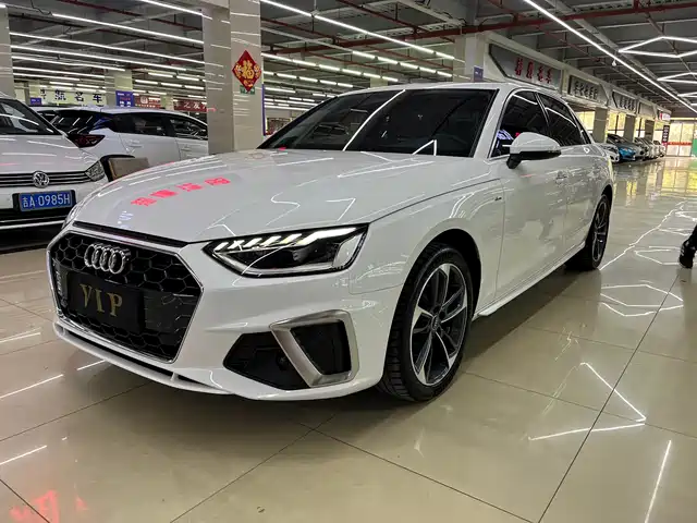 Audi A4L, 2023