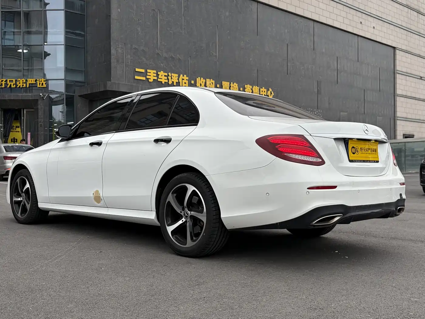 Mercedes-Benz E-Class 2017 Facelift E 200 Sport 4MATIC фото 12