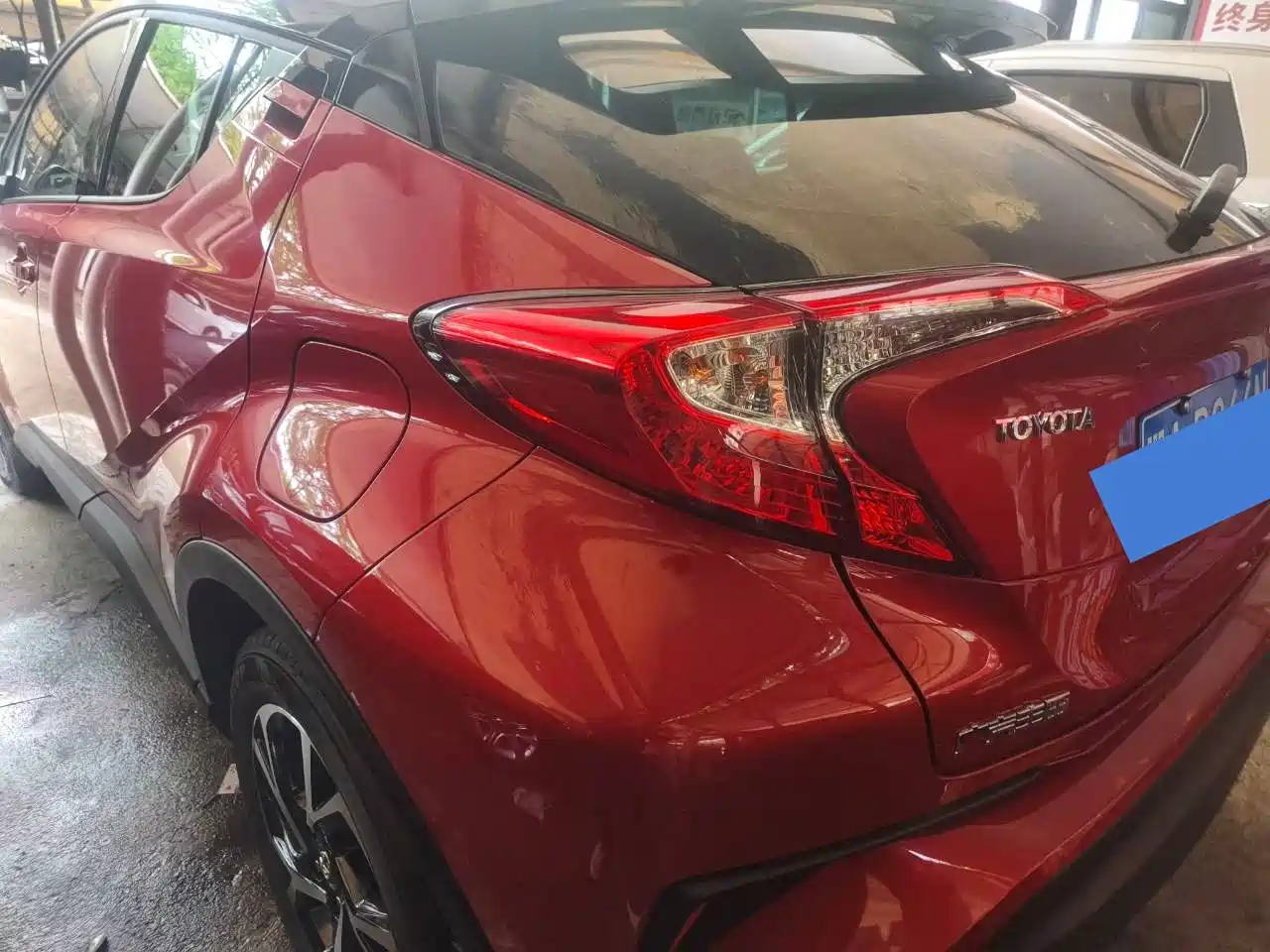 Toyota C-HR 2020 Model 2.0L Leading фото 13