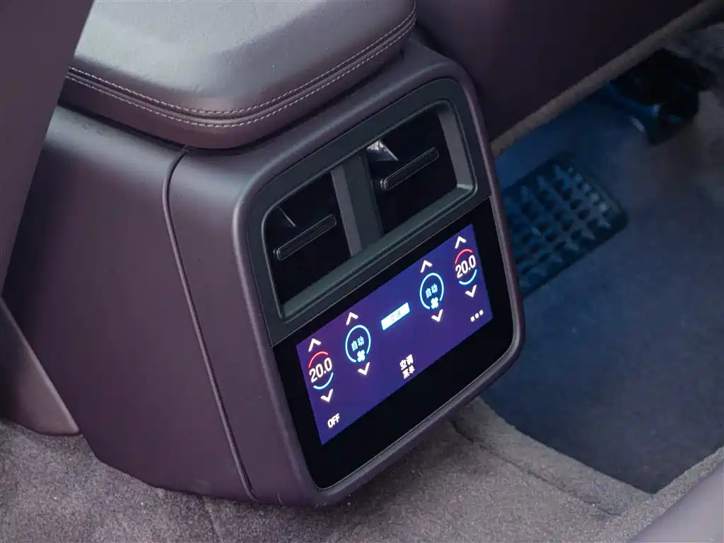 Porsche Taycan 2020 Taycan фото 25