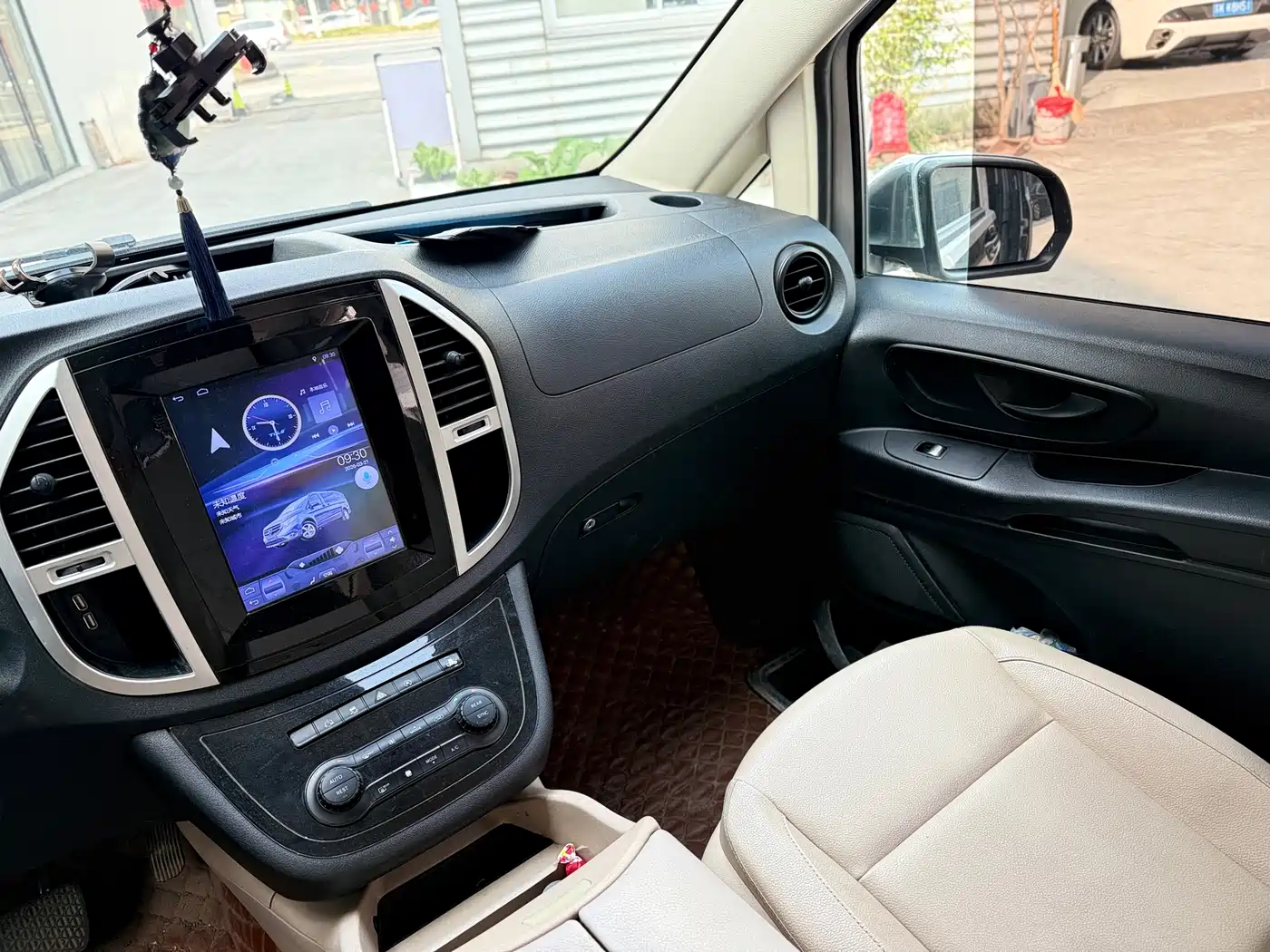 Mercedes-Benz Vito 2018 2.0T Business Edition China VI фото 16