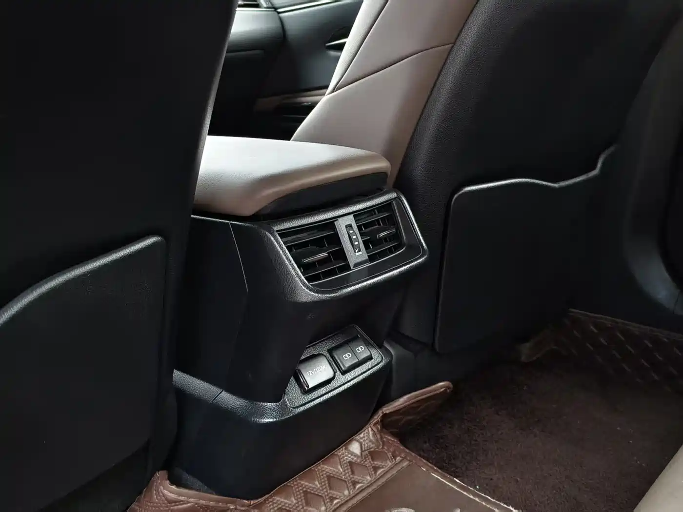 Lexus ES 2022 200 Excellence Edition фото 25