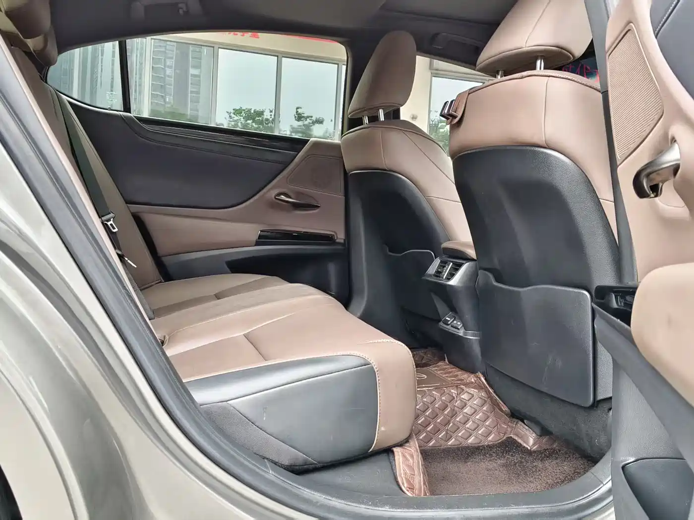 Lexus ES 2022 200 Excellence Edition фото 27