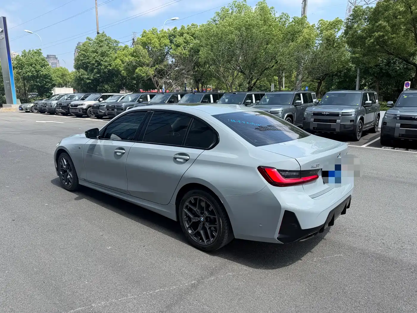 BMW 3 Series 2025 330Li M Sport Night Edition фото 18