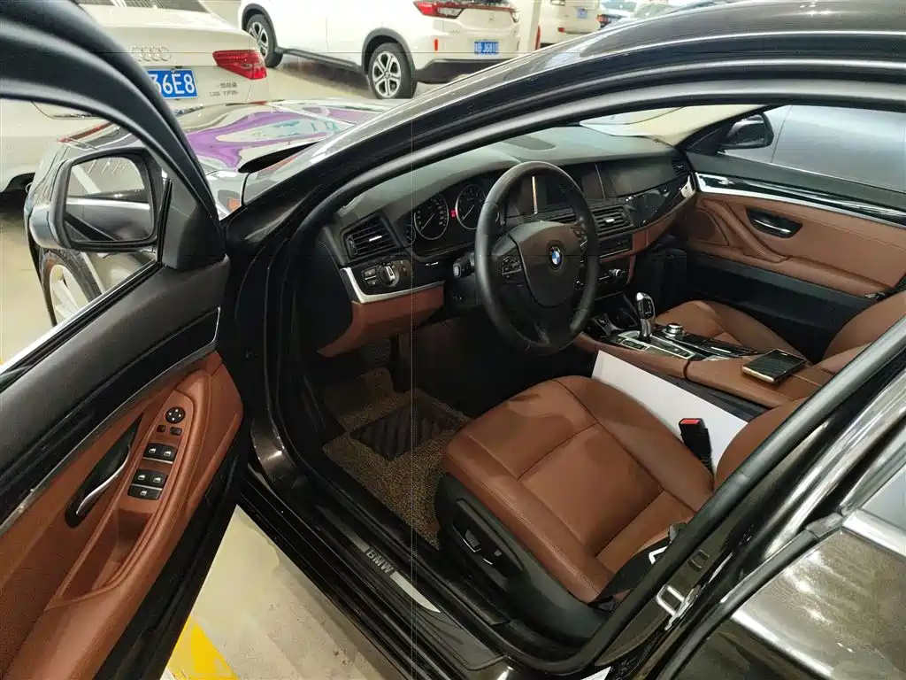 BMW 5 Series 2014 520Li Elegance фото 10