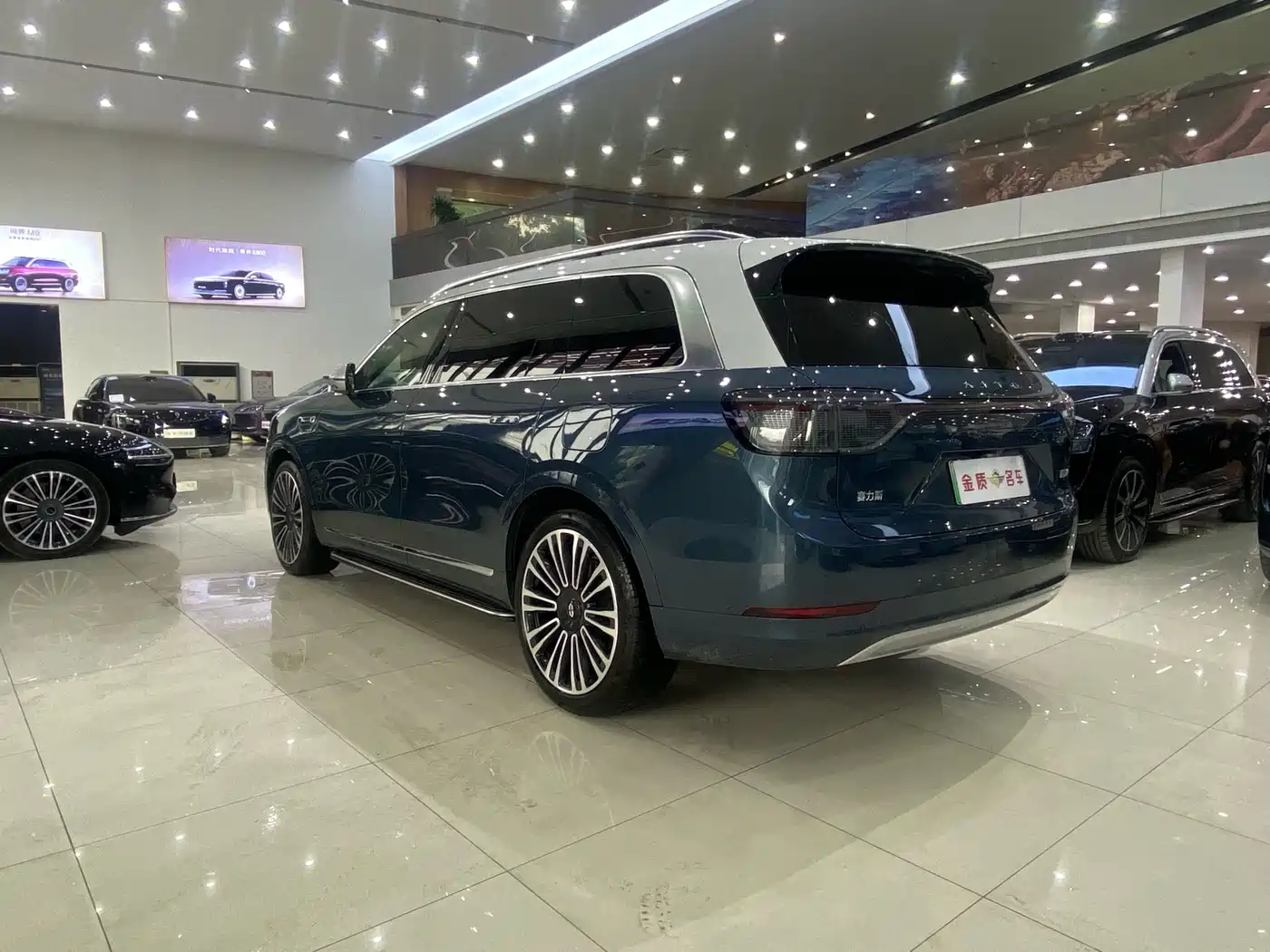 AITO Wenjie AITO M9 2024 Extended Range Ultra 42kWh 6-Seater фото 21