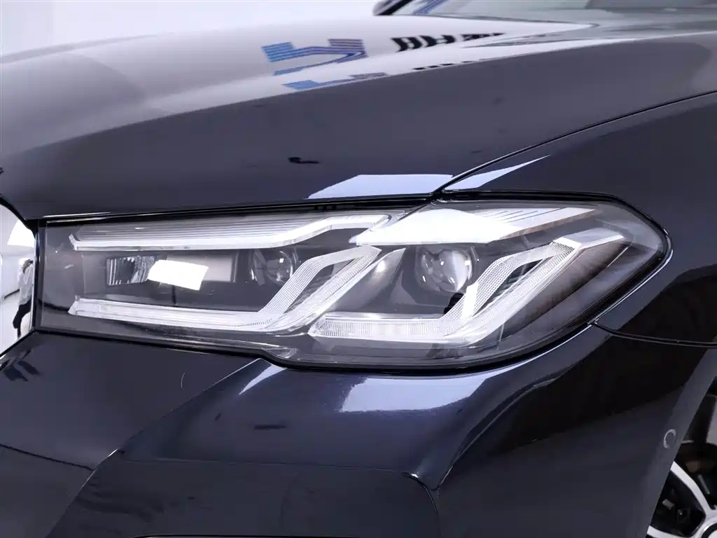 BMW 5 Series 2022 Model Second Facelift 525Li M Sport Package фото 4