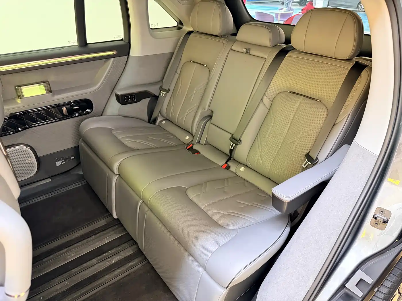 Zeekr MIX 2025 Long Range Intelligent Driving Edition фото 13