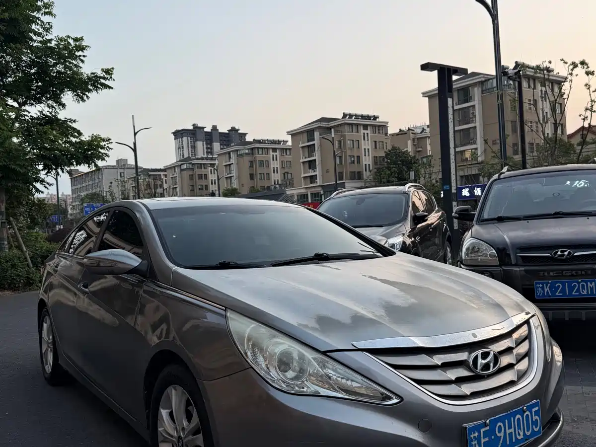 Hyundai Sonata 2011 2.0L Auto Leading Edition фото 3
