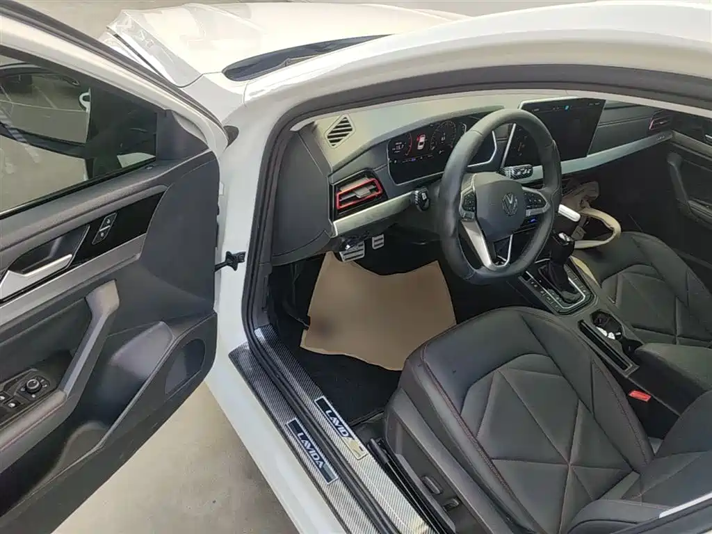 Volkswagen Lavida 2024 Model 300TSI DSG Starlight Leading Edition фото 16