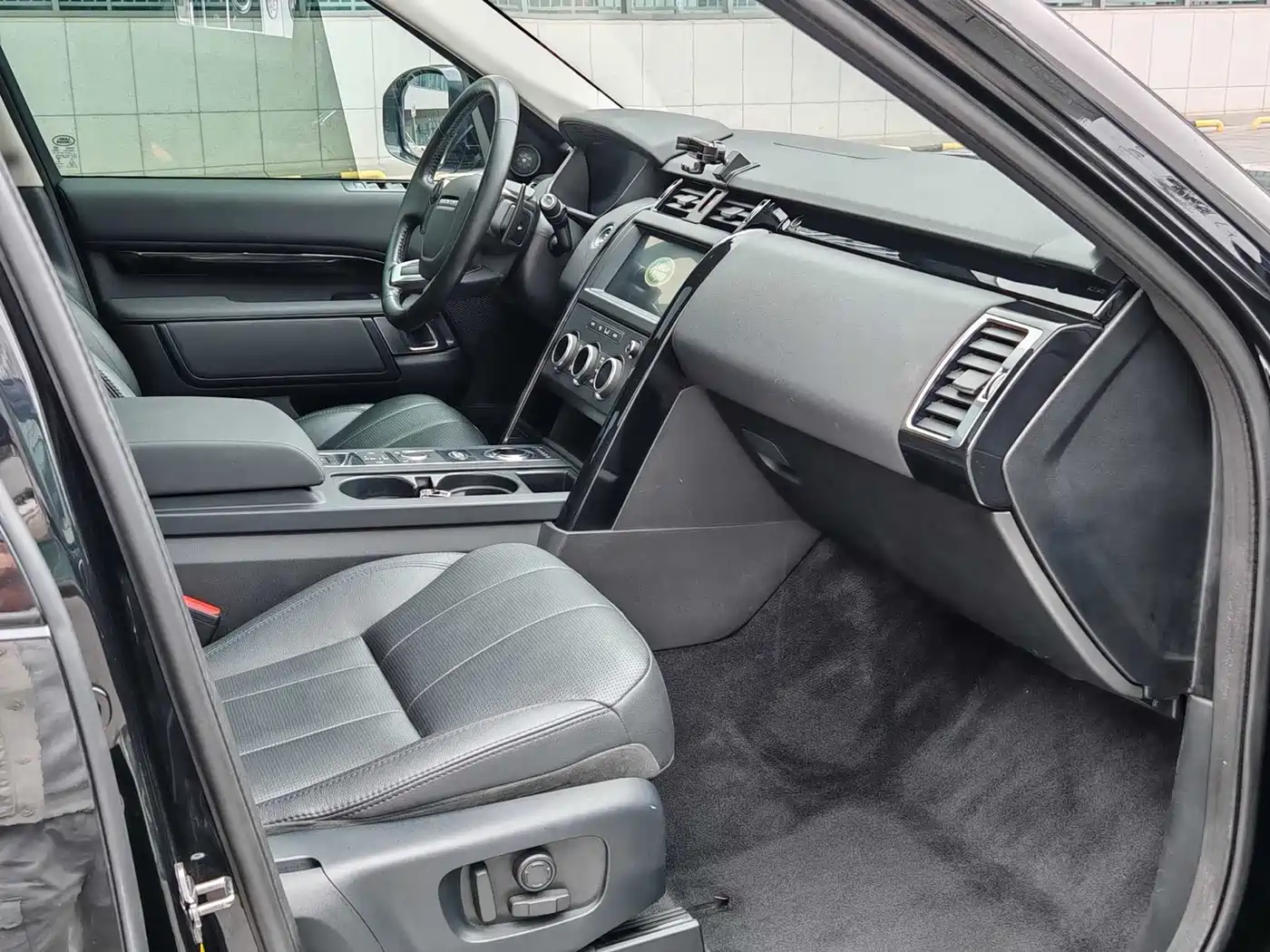 Land Rover Discovery 2020 3.0 SC V6 SE фото 9
