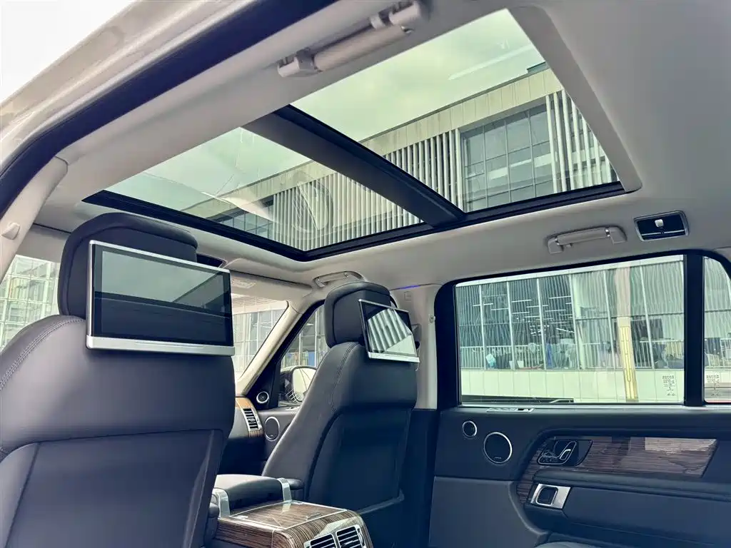 Land Rover Range Rover 2019 3.0 SC V6 Heritage Extended Edition фото 21