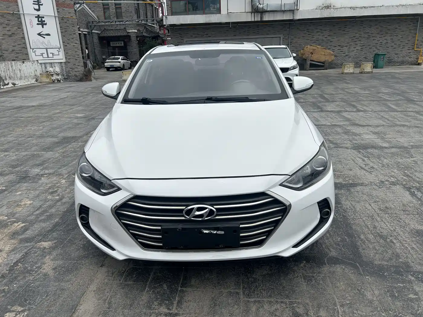 Hyundai Elantra 2016 1.6L Auto Smart·Youth Edition фото 2