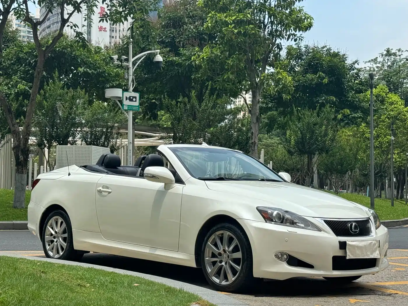 Lexus IS 2011 250C фото 11