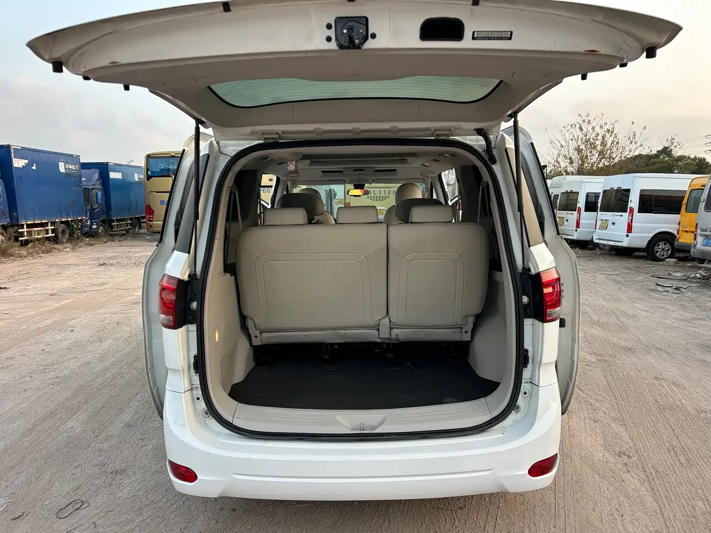 SAIC Maxus Maxus G10 2014 2.0T Automatic Luxury Executive Edition фото 7