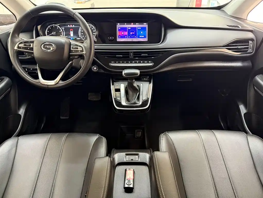GAC Trumpchi Trumpchi M6 2021 270T DCT Luxury Edition (7-Seater) фото 18
