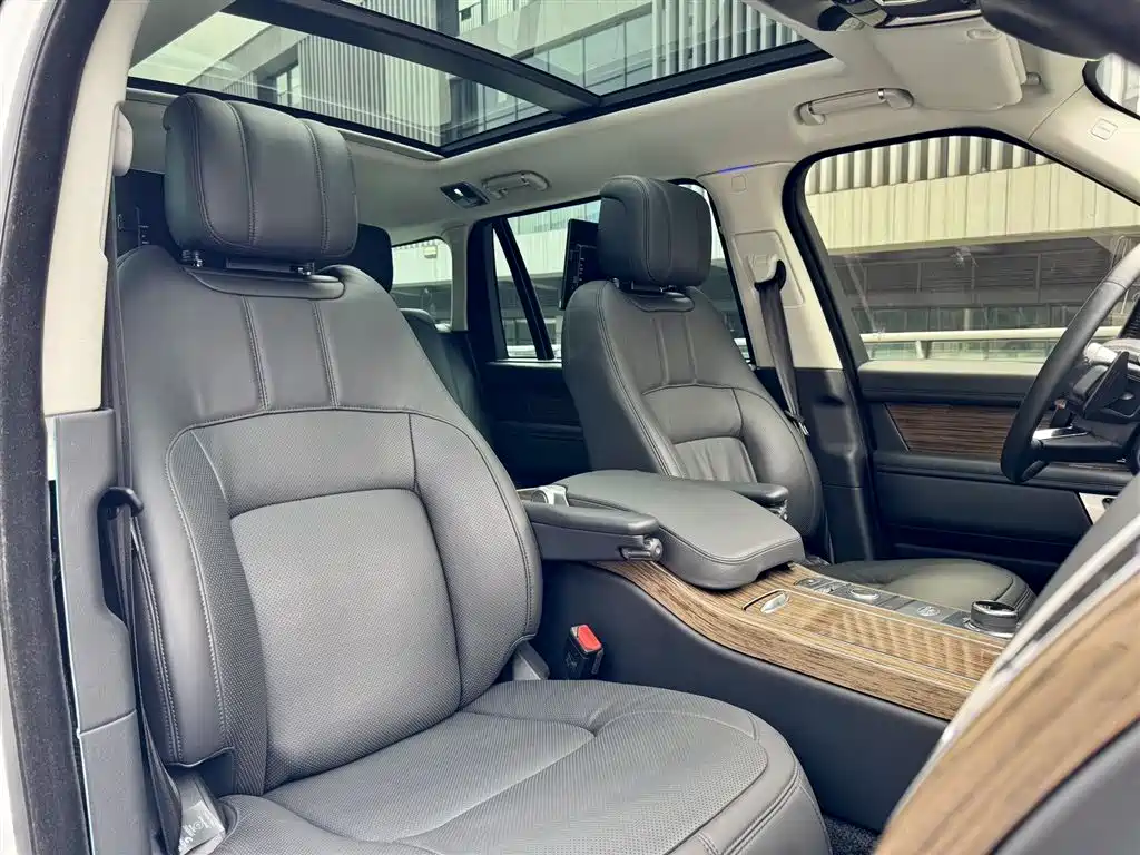 Land Rover Range Rover 2019 3.0 SC V6 Heritage Extended Edition фото 5