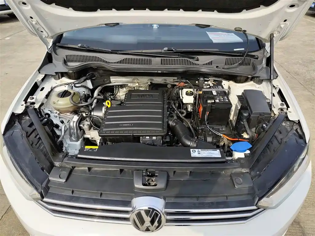 Volkswagen Golf Sportsvan 2018 1.6L Automatic Comfort фото 20