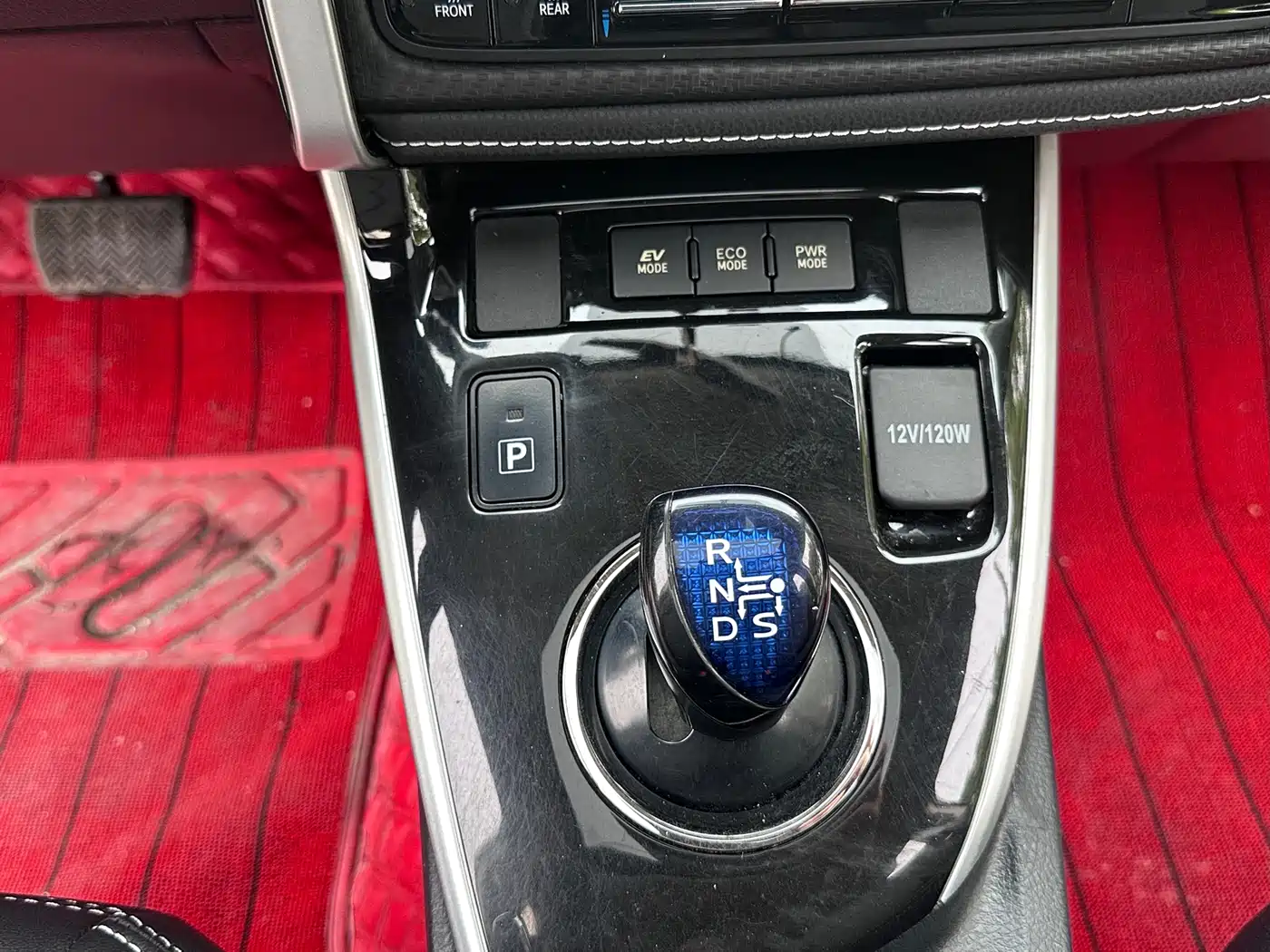 Toyota Levin 2017 Facelift Hybrid 1.8H GS E-CVT Elite Sunroof Edition China V фото 9