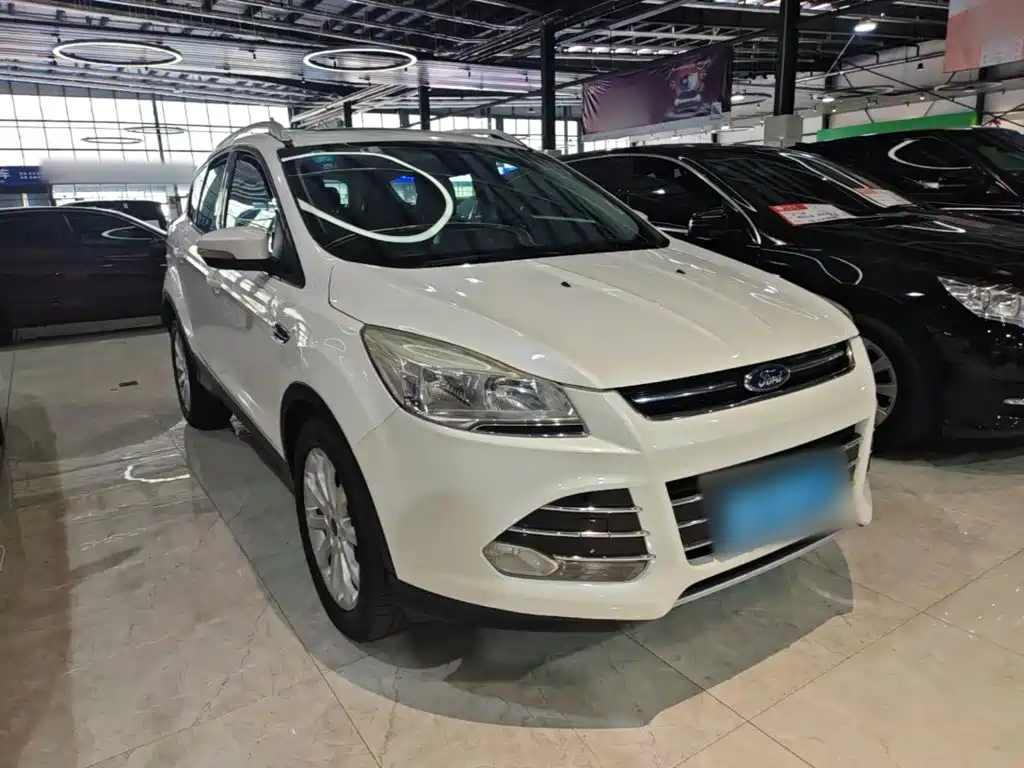 Фото 4 - Ford Kuga