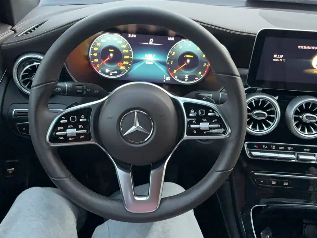 MERCEDES-BENZ GLC