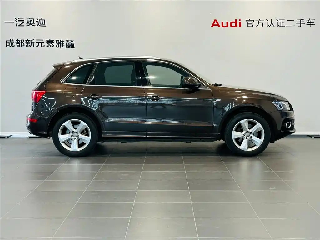 Audi Q5 (Import) 2010 3.2FSI Sport фото 3