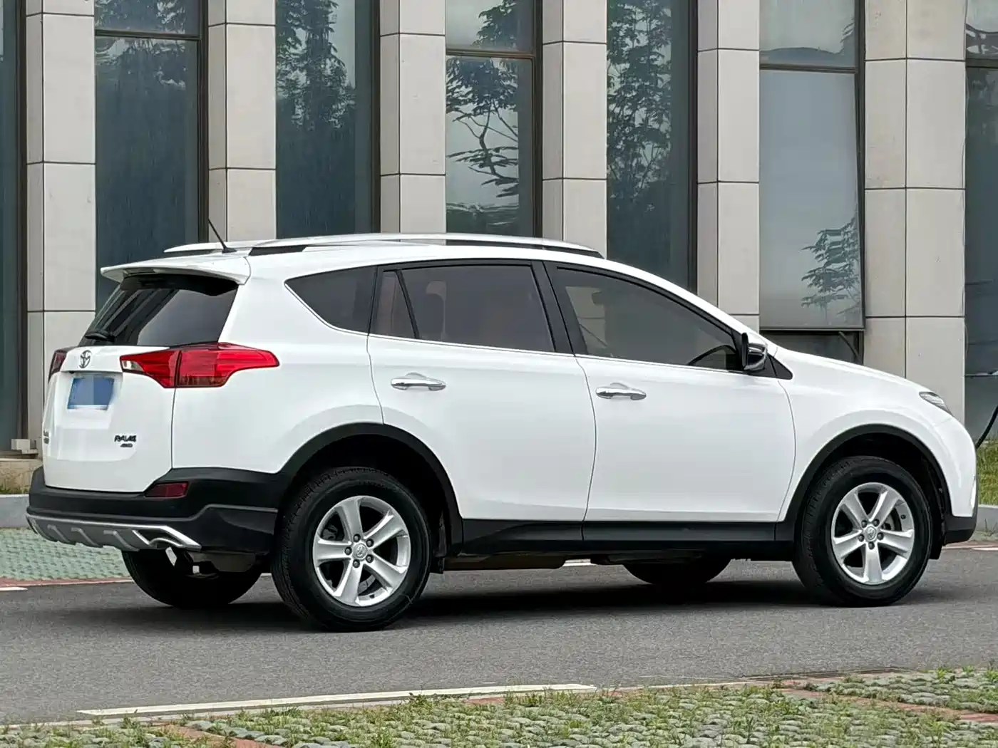 Toyota RAV4 Rongfang 2013 2.0L CVT 4WD Pioneer фото 4