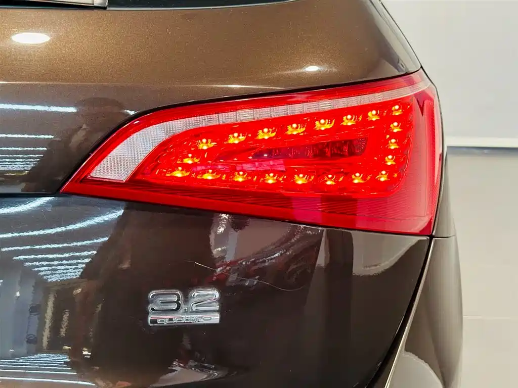 Audi Q5 (Import) 2010 3.2FSI Sport фото 16