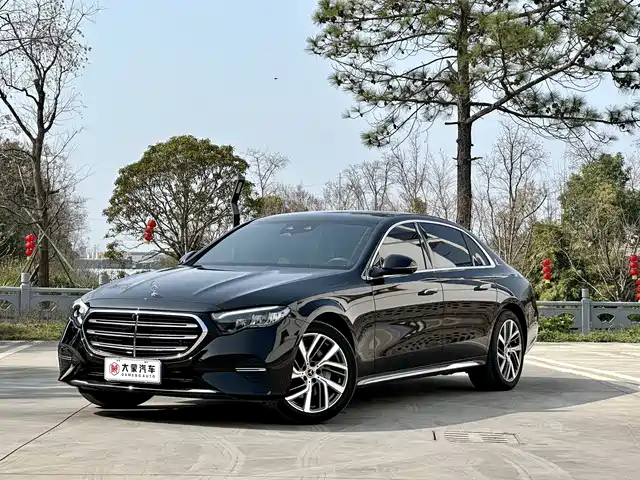 MERCEDES-BENZ E CLASS