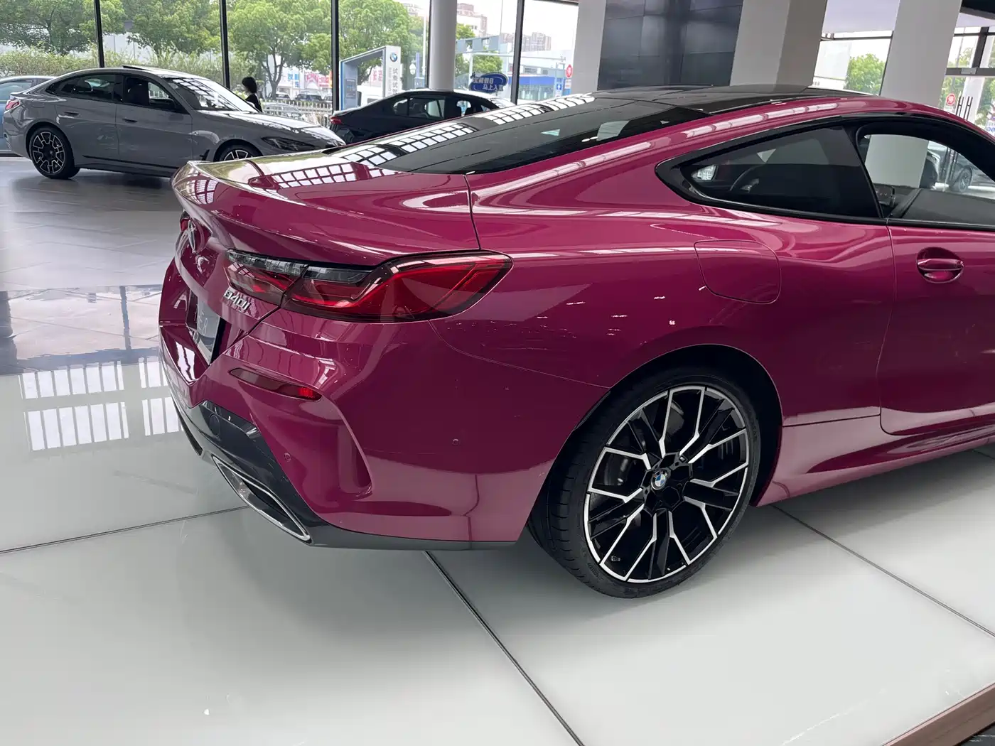 BMW 8 Series 2022 840i Coupe M Sport Package фото 3