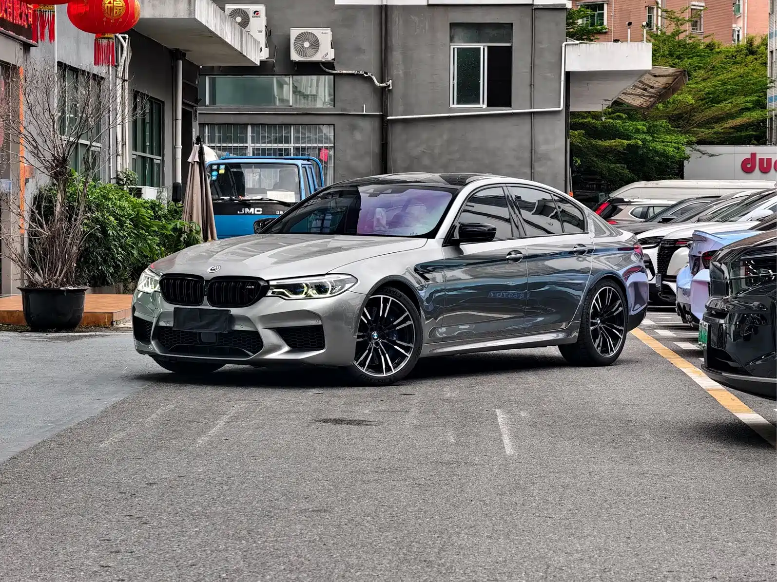 Фото 1 - BMW M5
