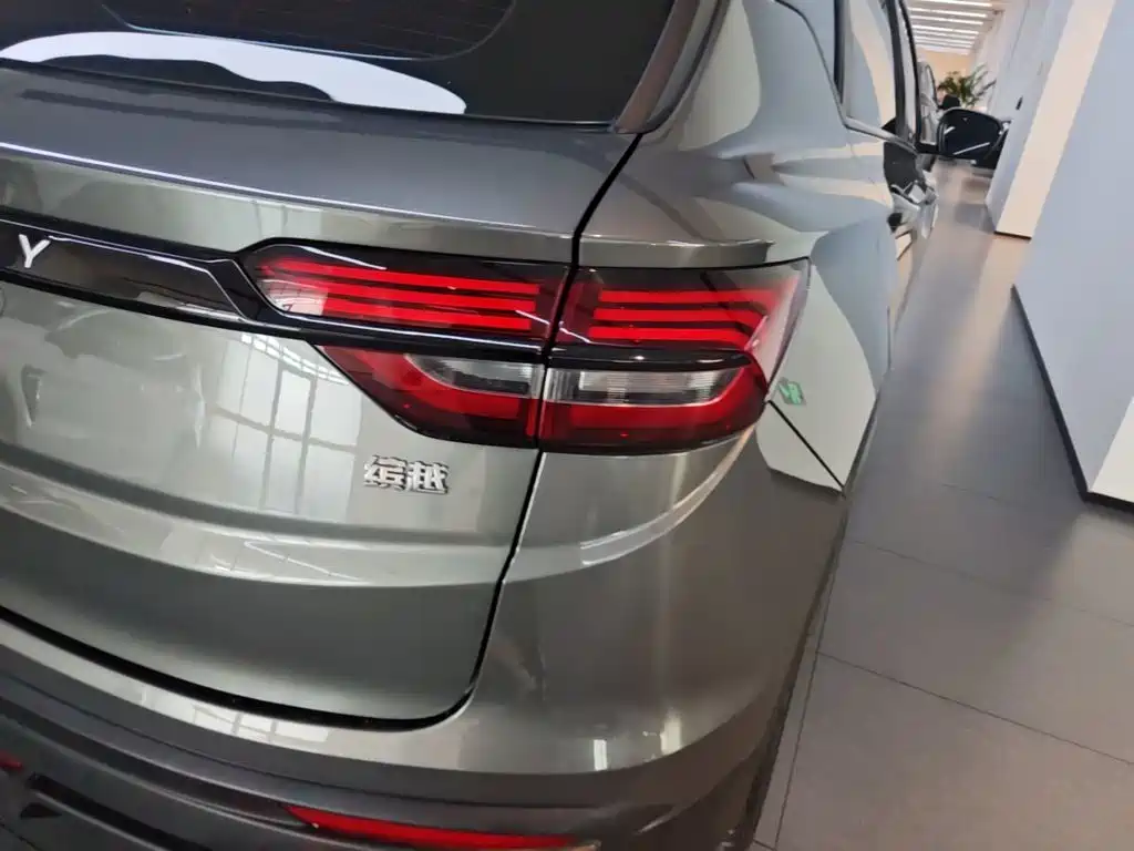 Фото 8 - Geely Coolray