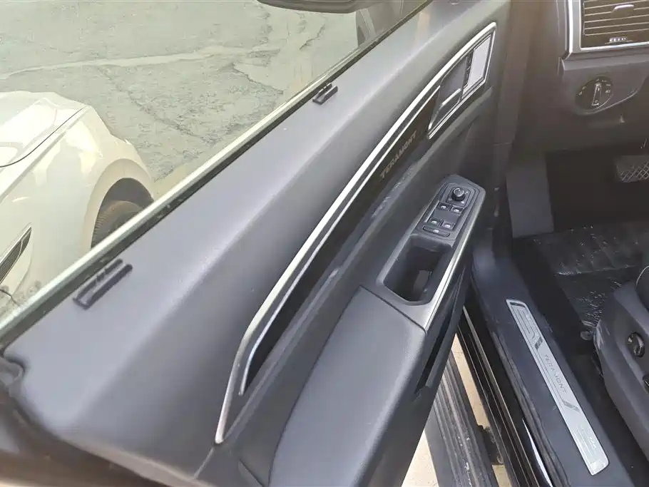 Volkswagen Teramont 2019 380TSI 4WD Luxury Edition China VI фото 7
