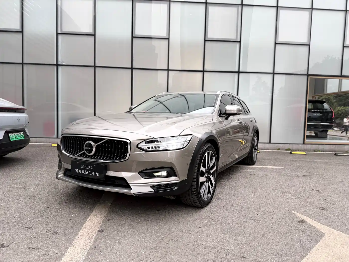 VOLVO V90