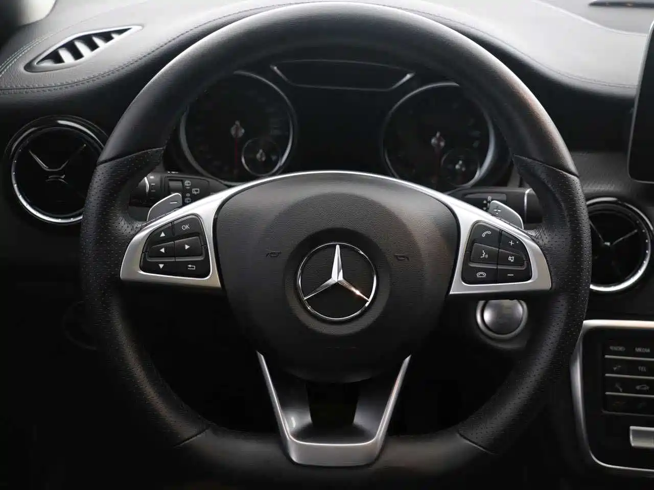 Mercedes-Benz GLA 2019 GLA 200 Fashion фото 6