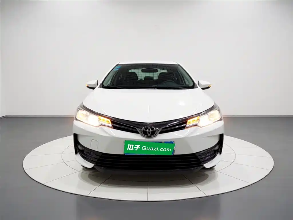 Toyota Corolla 2017 Facelift 1.2T S-CVT GL фото 3
