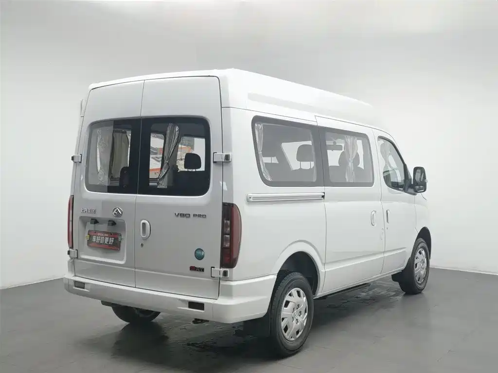 SAIC Maxus Xintu V80 2025 Model PRO Aoyun 2.0T Automatic Short Wheelbase Medium Roof 5/6-seater фото 2