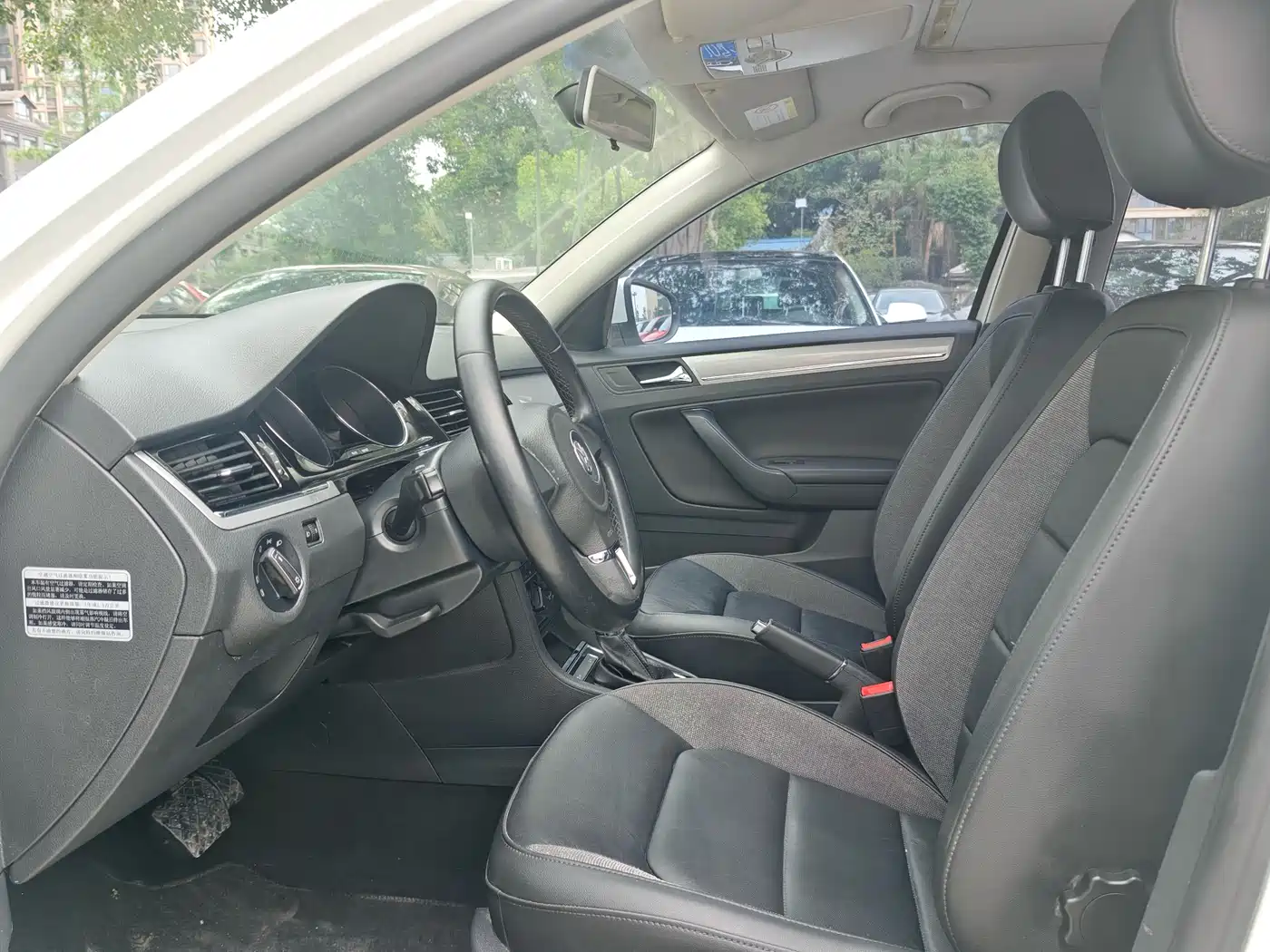 Volkswagen Bora 2014 1.6L Automatic Comfort Edition фото 5