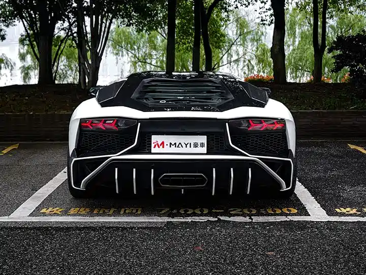 Lamborghini Aventador 2011 LP 700-4 фото 2