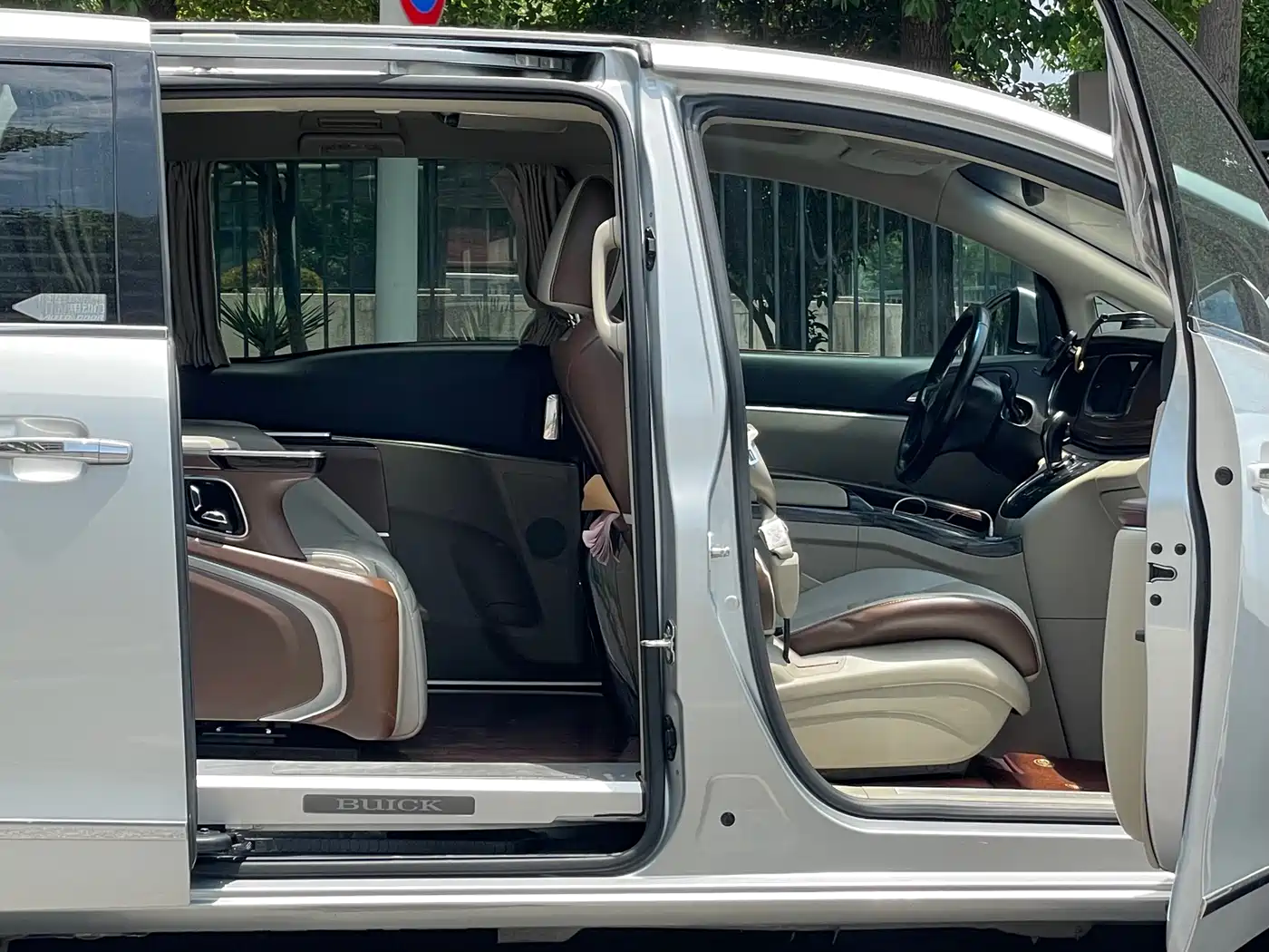 Buick GL8 2017 25S Premium Model China V фото 13